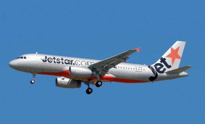 Jetstar announces Melbourne-Ayers Rock and Mackay-Gold ...