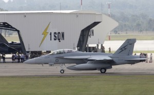 A Super Hornet taxis in to the staging area at RAAF Base Amberley. (Dept of Defence)