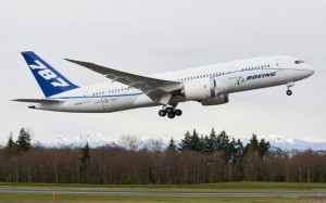 ZA003 flies. (Boeing)