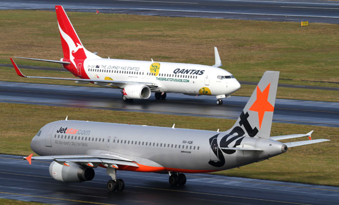 A file image of Jetstar and Qantas aircraft. (Seth Jaworski)