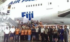 Fiji Airways staff with DQ-FJK.