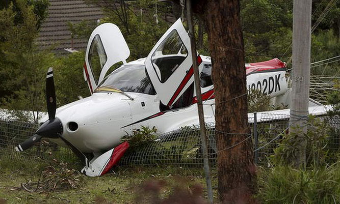 The damaged Cirrus after the forced landing.