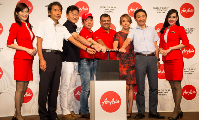 AirAsia CEO Tony Fernandes (third from right) at the AirAsia Japan launch. (AirAsia)