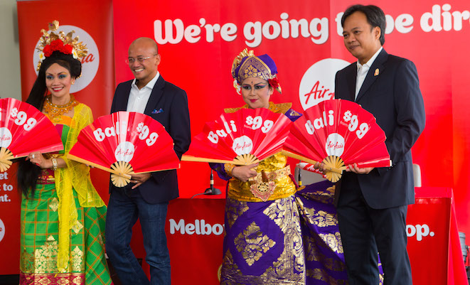 AirAsia X CEO Asran Osman-Rani and Indonesia AirAsia Extra CFO Dendy Kurniawan launch direct flights to Bali in Melbourne on October 27. (AirAsia X)