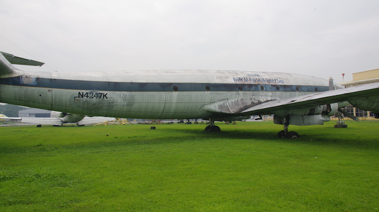 A shot of the Super Constellation at Manila Airport before its wheels were replaced. (Qantas Founders Museum)