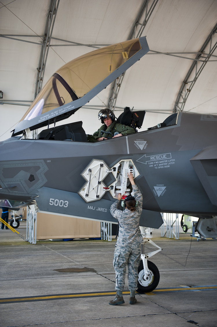 Royal Australian Air Force Squadron Leader Andrew Jackson, F-35 Lightning II student pilot, prepares to exit his F-35A after completing his final flight at Eglin Air Force Base, Fla. on April 23, 2015. (Defence)