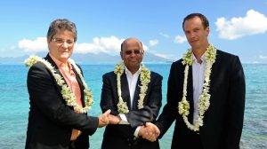 Air Tahiti Nui chairman and chief executive ATN Chairman Michel Monvoisin, Boeing SVP  Asia Pacific and India Sales Dinesh Keskar and Air Tahiti Nui GM and COO Mathieu Bechonnet. (Air Tahiti Nui)
