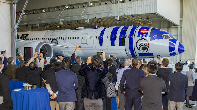 ANA unveils its R2-D2 themed Dreamliner to guests at the Boeing factory in Everitt, Washington State. (ANA/Boeing)