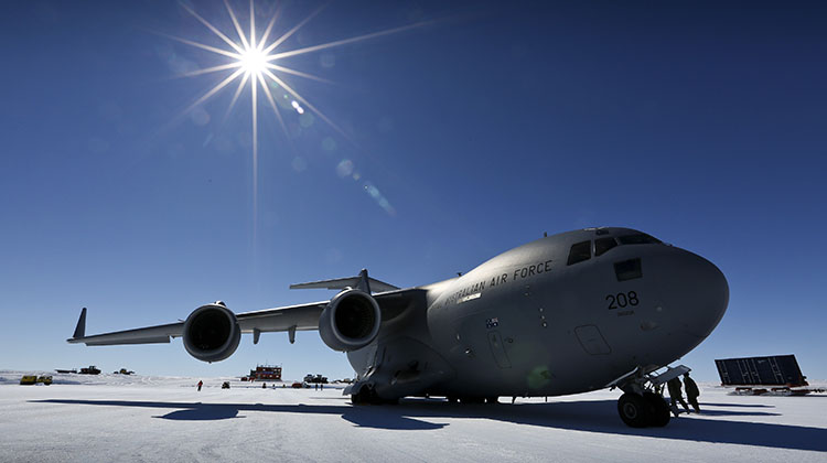 A No 36 Squadron C-17A Globemaster sits at Wilkins Aerodrome in Antarctica.