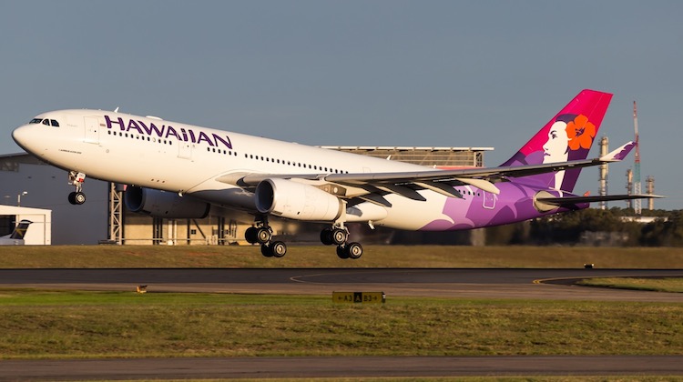 Hawaiian Airlines Airbus A330-200 H380HA takes off from Brisbane. (Aaron Taylor)