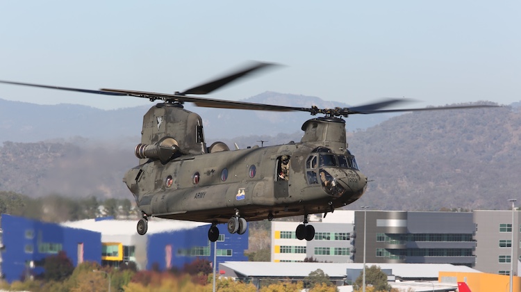 Army CH-47D Chinook, A15-202, arrives at Canberra. (Paul Sadler)
