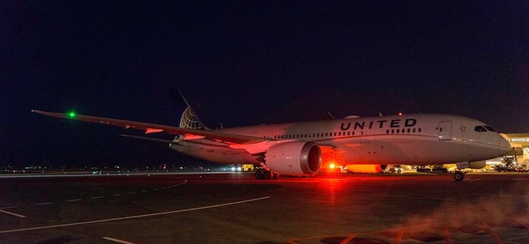 United flight UA971 arrives at Auckland. (Auckland Airport/Facebook) 
