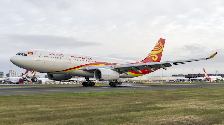 Hainan Airlines flight HU 7997 arrives at Sydney Airport. (Sydney Airport)