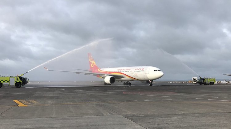 Hong Kong Airlines xx arriving at Auckland Airport. (Auckland Airport/Twitter)