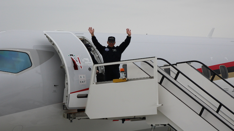 The chief pilot of MRJ FTA-4 ferry flight after arriving at Moses Lake. (Mitsubishi Aircraft Corporation) 