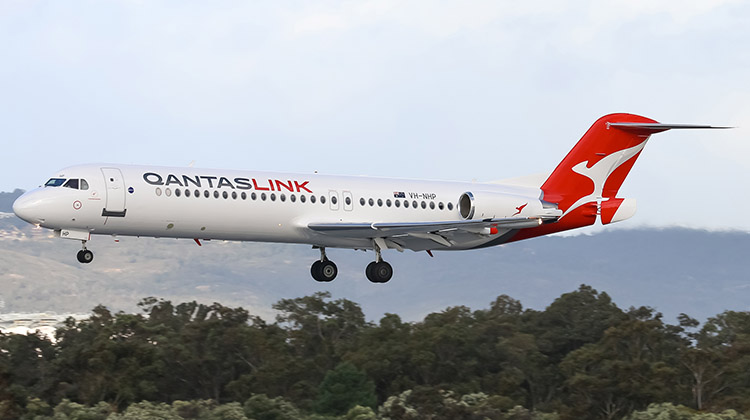 Qantaslink Fokker 100 VH-NHP. (Dylan Thomas)