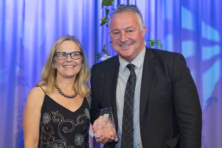 Air New Zealand head of communications Marie Hosking with aviation multimedia story of the year winner Grant Bradley from The New Zealand Herald. (Seth Jaworski)