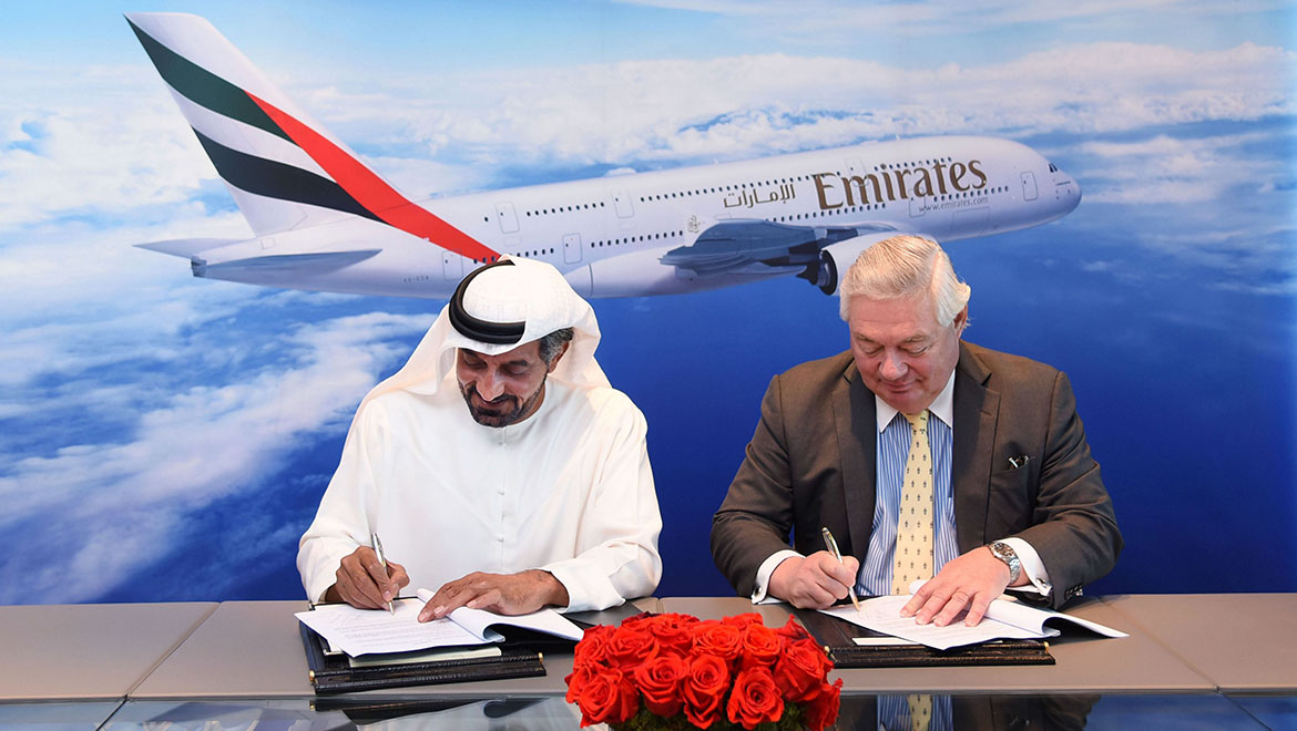 Emirates chairman and chief executive Sheikh Ahmed bin Saeed Al Maktoum and then Airbus Commercial Aircraft chief operating officer for customers John Leahy sign the MoU. (Airbus/Emirates)