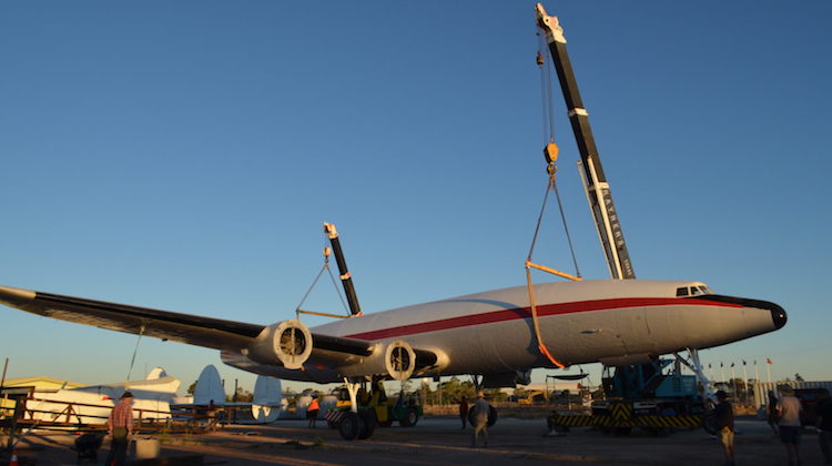 The Super Constellation being lifted. (Qantas Founders Museum)