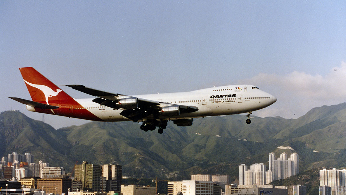 A Qantas Boeing 747-200 on approach to land at Hong Kong’s notorious Kai Tak Airport. (Rob Finlayson)