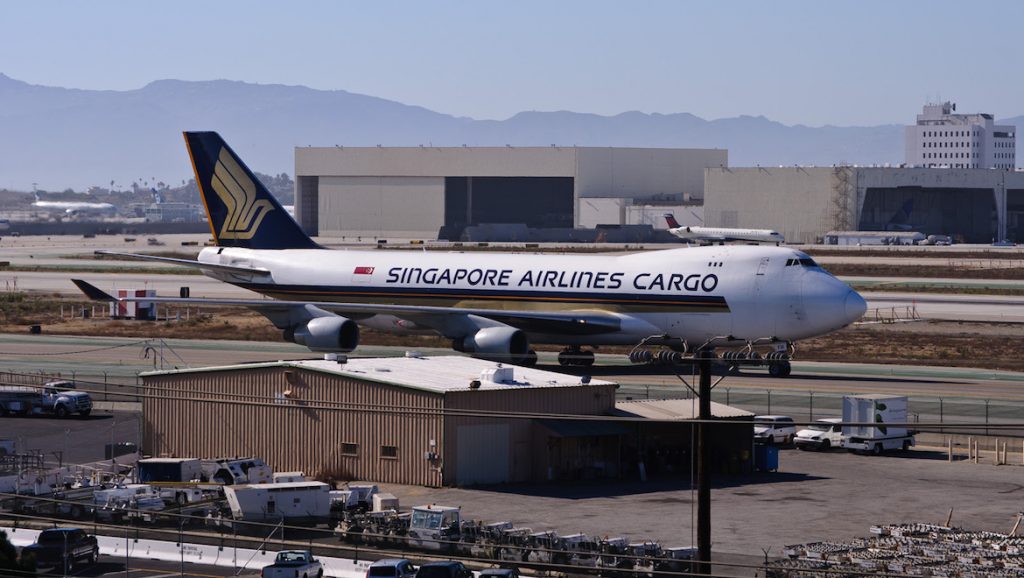 Singapore Airlines Boeing 747-400F 9V-SFM. (Wikimedia Commons)