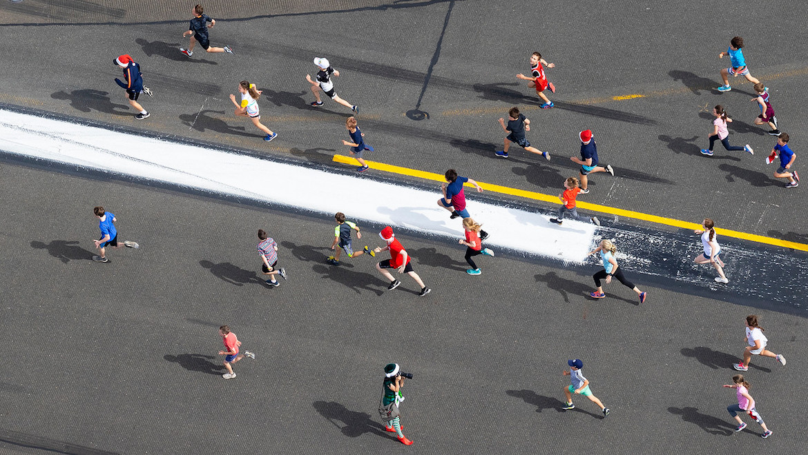 Participants at the 2018 Runway run. (Seth Jaworski)