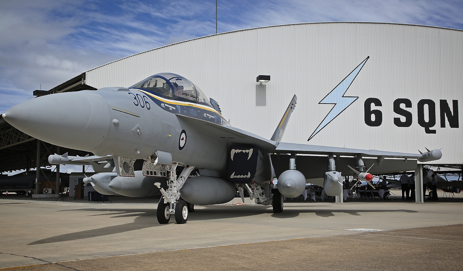 A freshly painted No. 6 Squadron E/A-18G Growler marks the Squadron's 100th anniversary. (Defence)