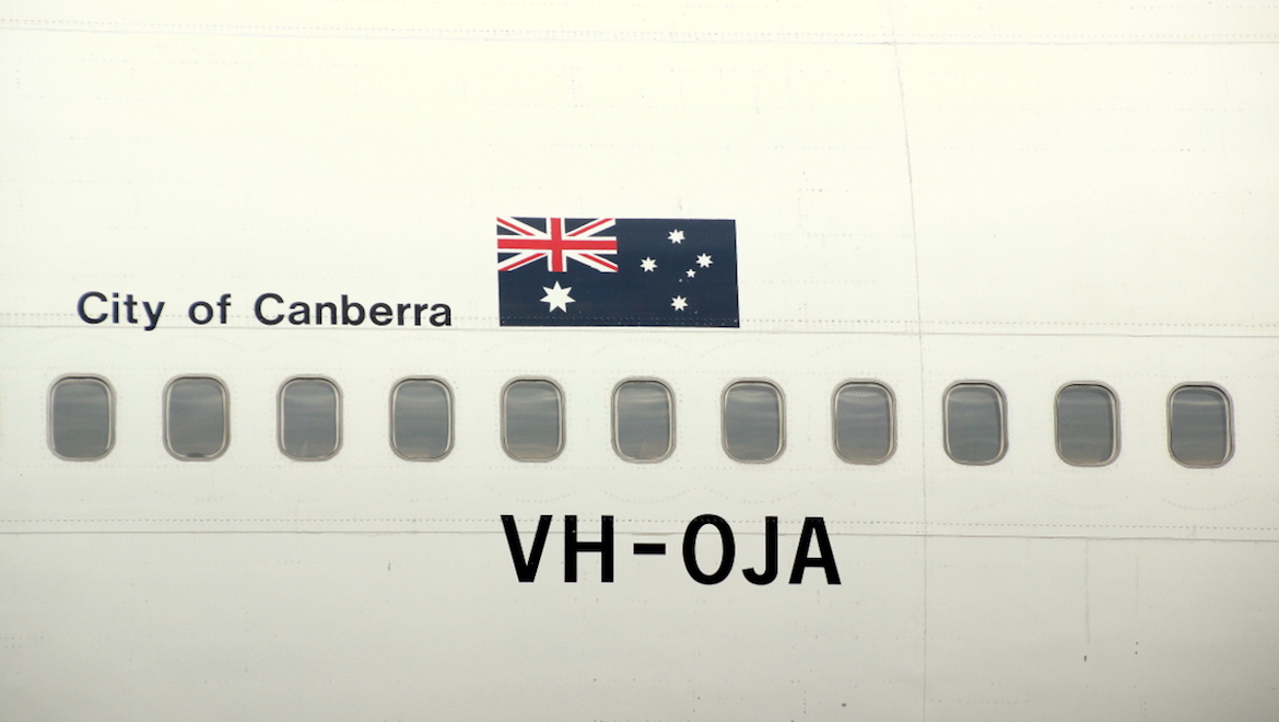 1/150 QANTAS Australian Airlines Boeing 747 Civil Aviation Aircraft Model W/ LED 