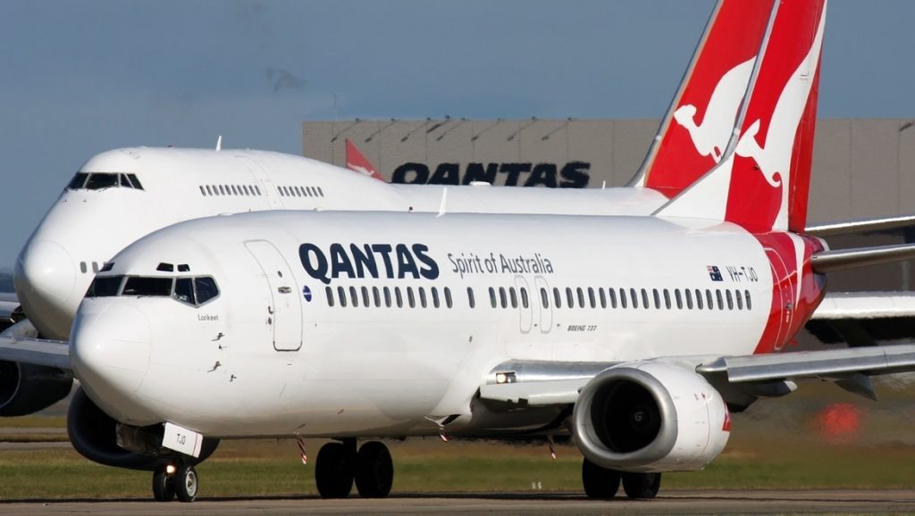 A Qantas Boeing 737-800, VH-TJO, shot in June 2011 (Craig Murray)